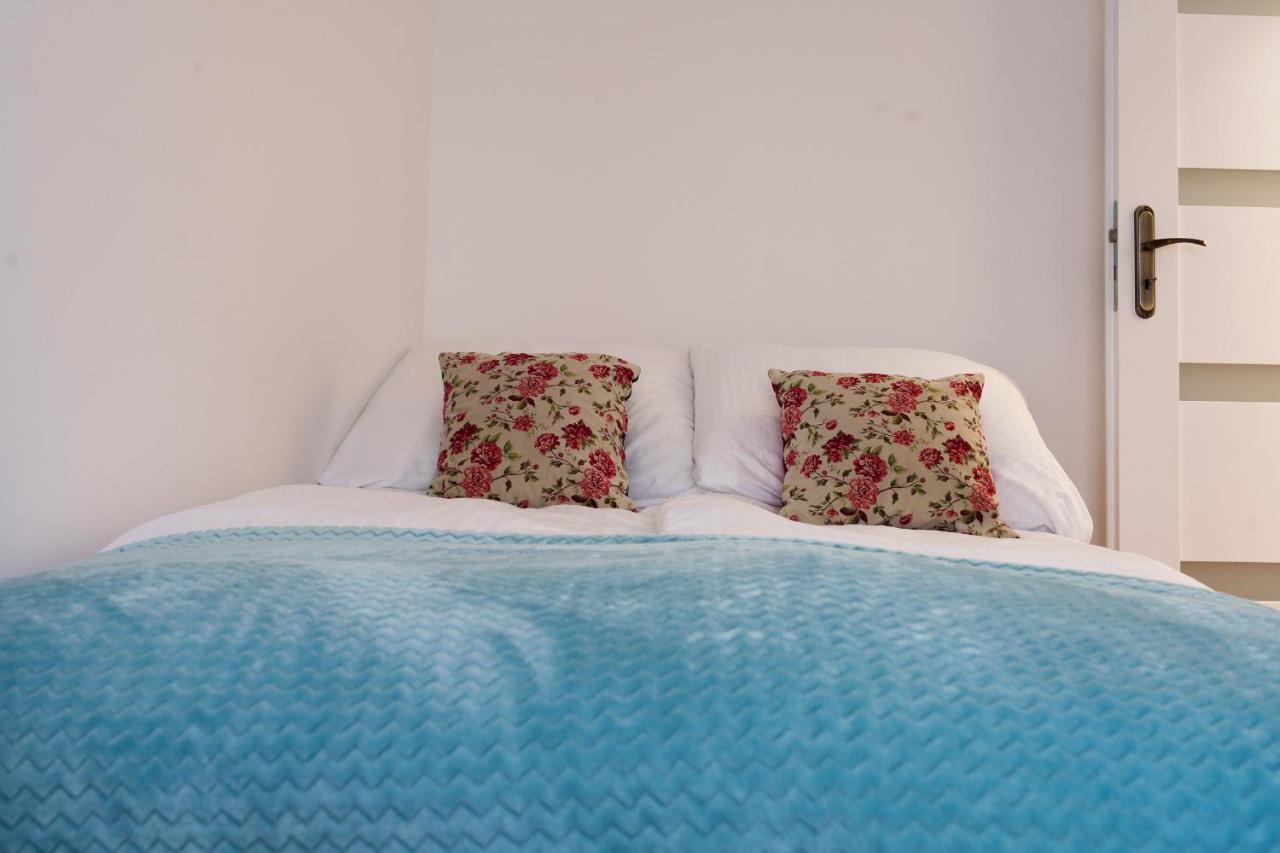 Apartament Pod Swierkiem - Pet Friendly - 2 Osobne Pokoje Dla Max 5 Osob - Space Apart Еленя-Гура Экстерьер фото