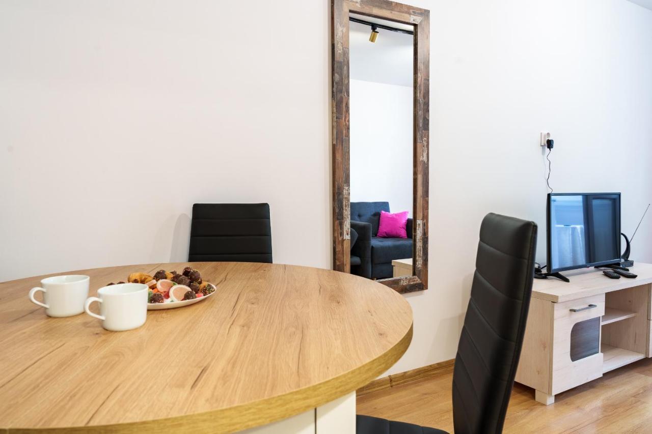 Apartament Pod Swierkiem - Pet Friendly - 2 Osobne Pokoje Dla Max 5 Osob - Space Apart Еленя-Гура Экстерьер фото